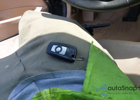 2013 BMW 320I z USA, uszkodzony, nr VIN WBA3B1C50DK130310